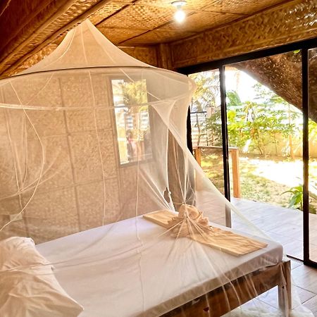 Amami Beachfront Villa With Private Beach Puerto Galera Zewnętrze zdjęcie