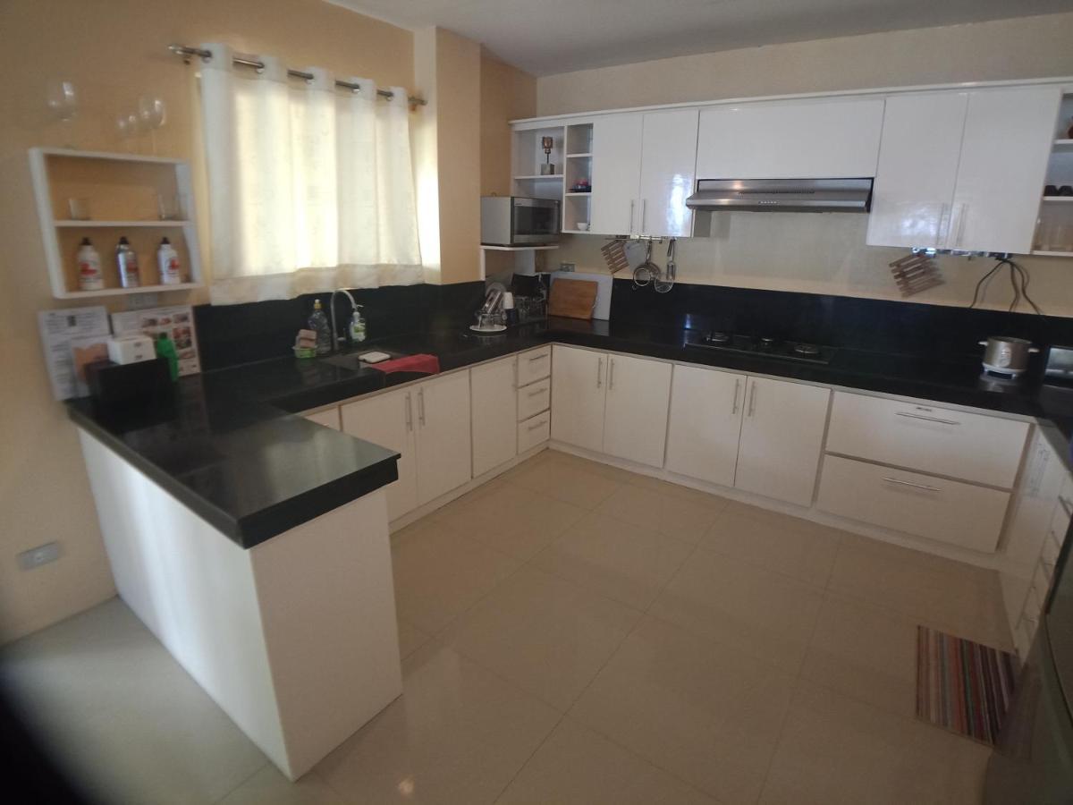 Amami Beachfront Villa With Private Beach Puerto Galera Zewnętrze zdjęcie