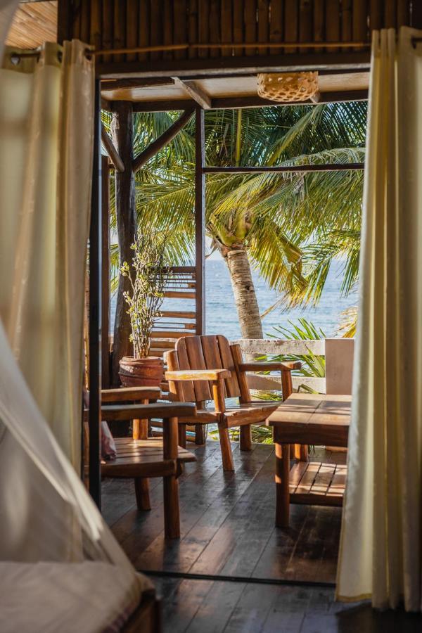 Amami Beachfront Villa With Private Beach Puerto Galera Zewnętrze zdjęcie