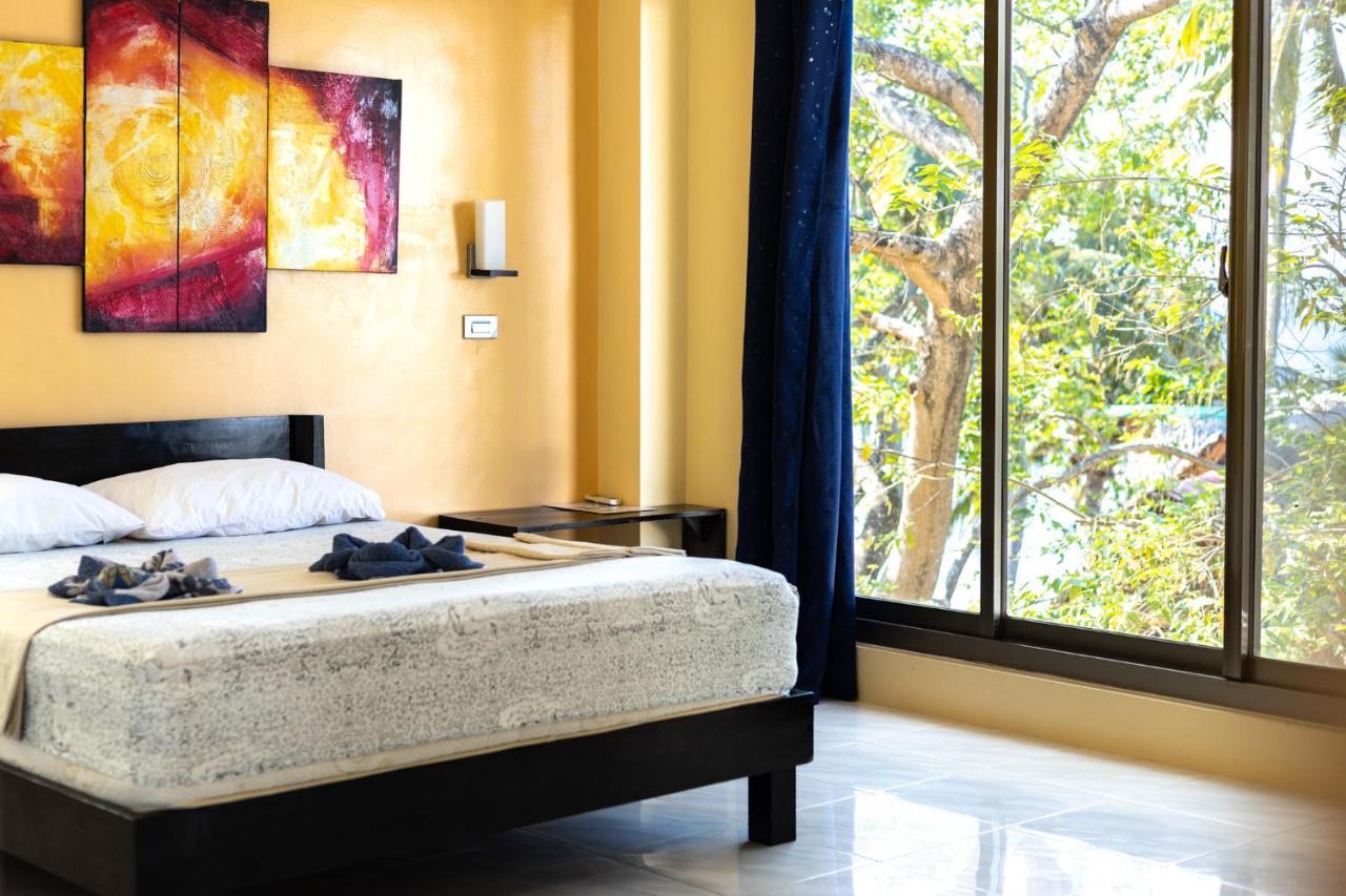 Amami Beachfront Villa With Private Beach Puerto Galera Zewnętrze zdjęcie