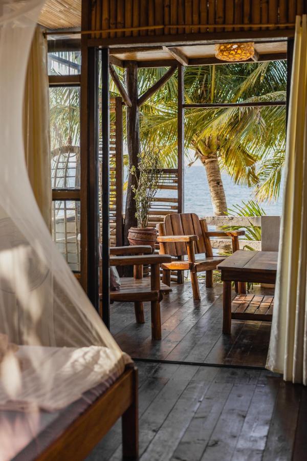 Amami Beachfront Villa With Private Beach Puerto Galera Zewnętrze zdjęcie