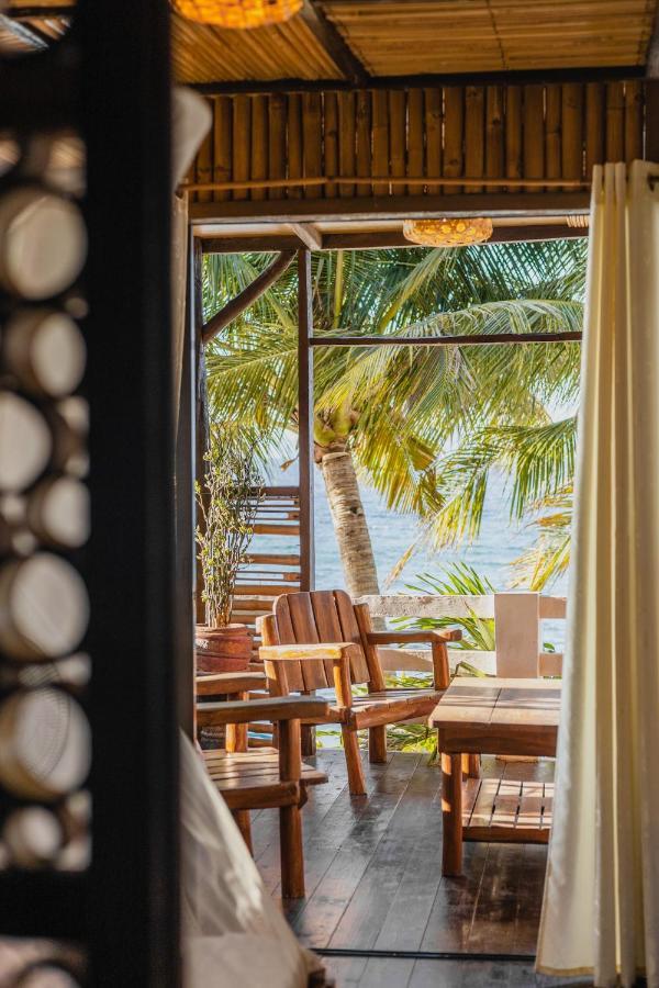 Amami Beachfront Villa With Private Beach Puerto Galera Zewnętrze zdjęcie