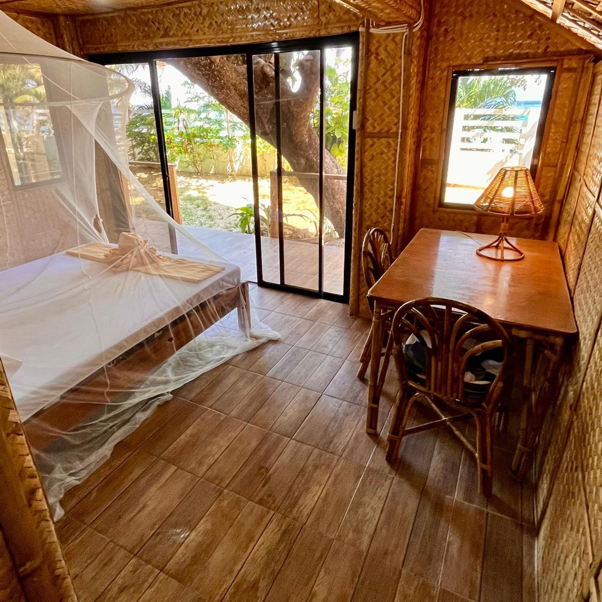 Amami Beachfront Villa With Private Beach Puerto Galera Zewnętrze zdjęcie