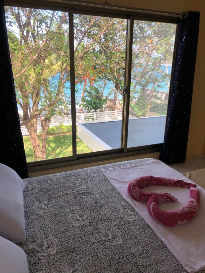 Amami Beachfront Villa With Private Beach Puerto Galera Zewnętrze zdjęcie